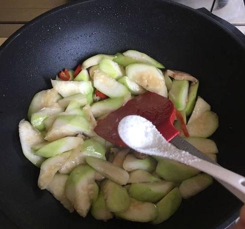 瓠瓜怎么烧着吃,家常美味尽在这一道佳肴