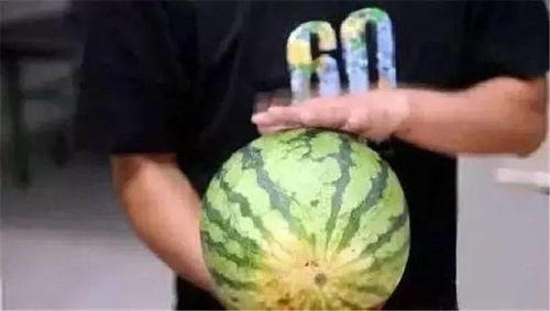 吃瓜的清脆声音