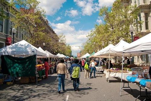 吃瓜地摊,街头美食的诱惑与魅力